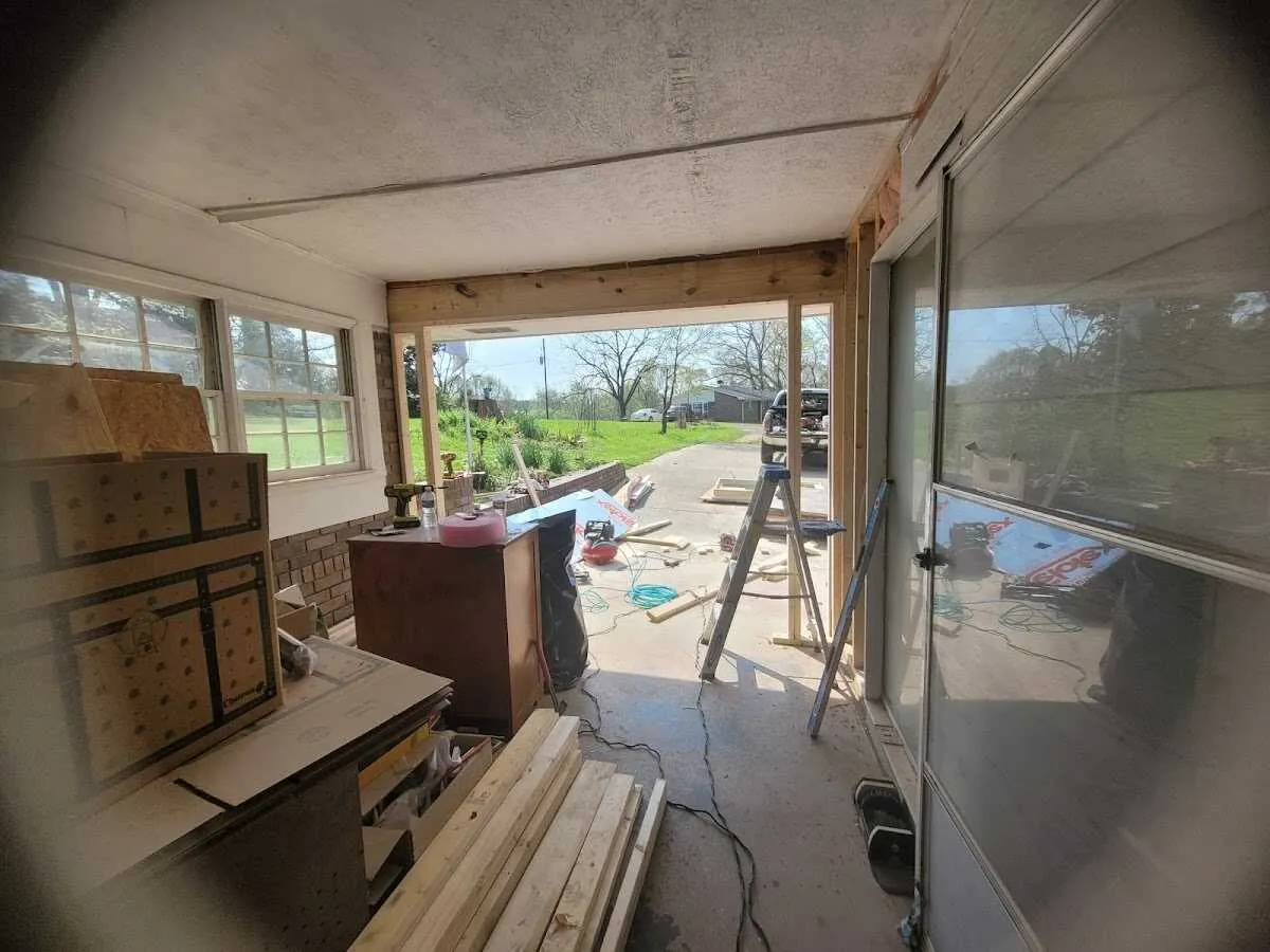 Air movers and dehumidifier for Water Mitigation Services in Havre de Grace